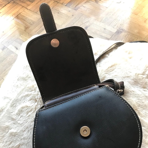 Classic black/brown cross-body purse - Picture 3 of 4